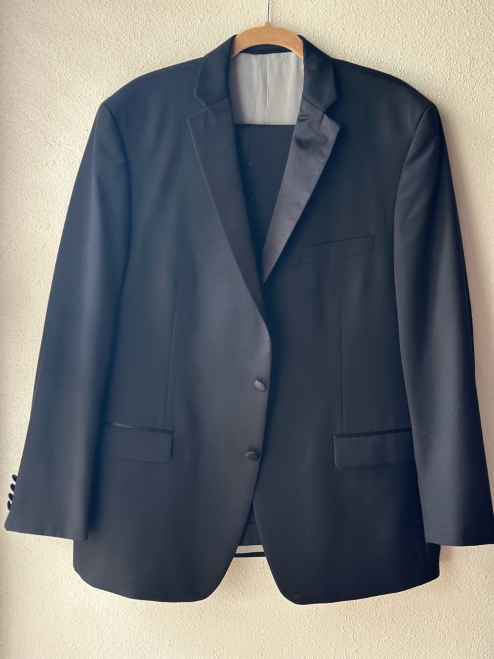 Calvin Klein Men’s 2-Piece Black Tuxedo Set (Jacket 46R & Pants 40R)
